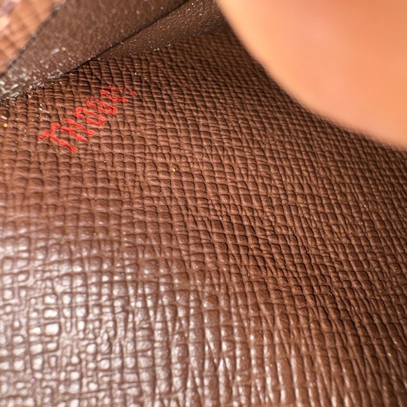 Louis Vuitton Damier Canvas Long Wallet - Picture 12 of 12